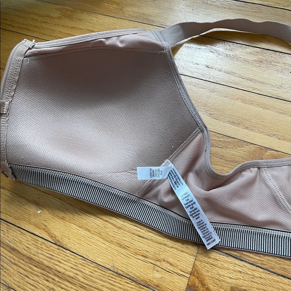 Victoria Secret Sports Bra - Picture 3 of 4